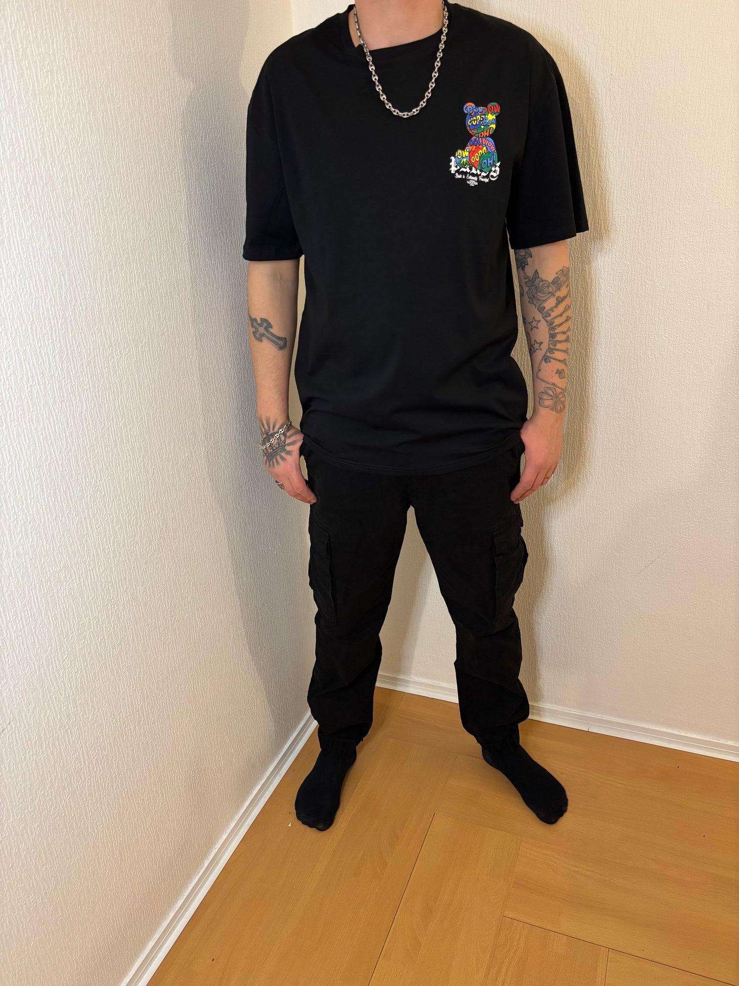 T-shirt détaille dessins noir